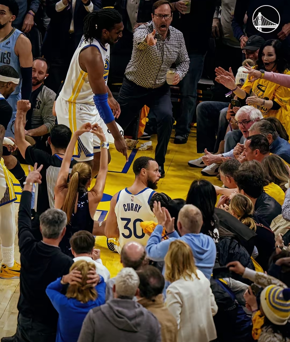 开云体育-包含库里连续三场比赛得分超过惊险取胜，切尔西挑战极限！的词条