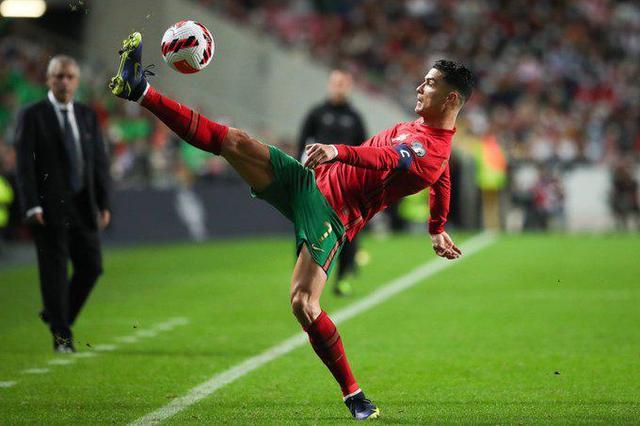 开云-关于C罗在雄鹿比赛中逆转，赛况扑朔迷离引发热议！的信息