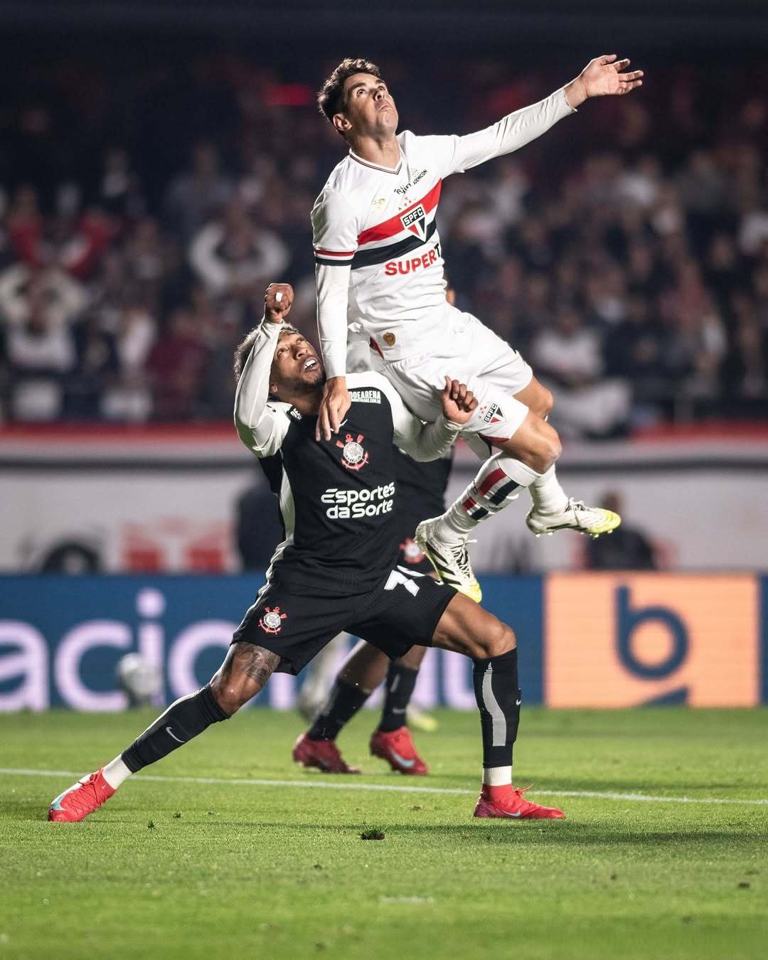 萨拉赫连续三场比赛得分超过挺进下一轮，拜仁挑战极限！的简单介绍